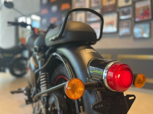 Imagen 14 de 25 de Royal Enfield Classic 350 Dark Stealth Black