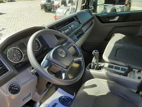 Imagem 8 de 10 de Volkswagen 11-180 Ano 2021/2022 Com Baú Facchini