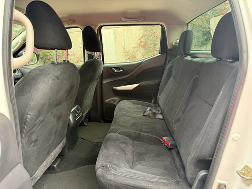 Nissan NP300 Frontier 2.5 Le Aa Mt