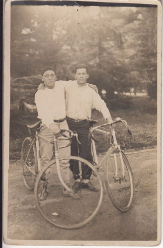 Uruguay Antigua Fotografia Postal Amigos Con Bicicletas Raro