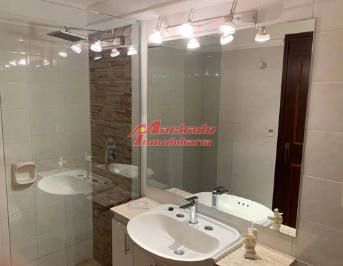 Cómoda Casa De 5 Dormitorios Y Piscina En Punta Del Este