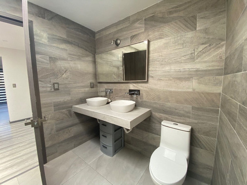 Casa Moderna En Venta Con Jardín En Valle De San Javier, Pachuca, Hidalgo