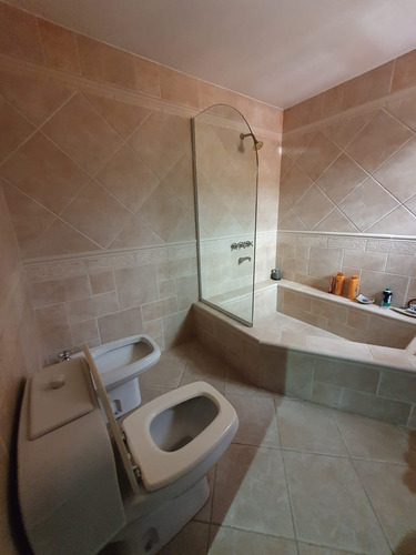 Imagen 13 de 22 de Hermosa Casa 5 Amb Con Parrilla Y Pileta