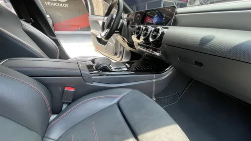 Mercedes-Benz Clase CLA 1.3 Cla 180 Amg Line At