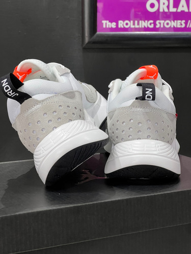 Zapatos Jordán Air Cadence Delta Blancos Caballero