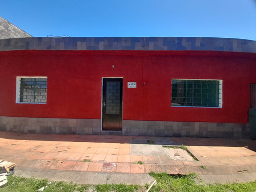 Casa 2 Dorm. En Pablo Blanco Acevedo Esq. Florencia Bella Italia $15000