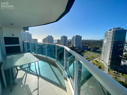Apartamento En Alquiler De 3 Dormitorios En Mansa Casino Tower
