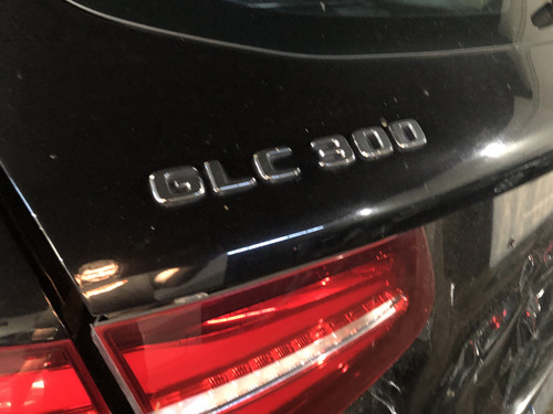 Mercedes Benz Glc 300 4matic Chocada De Baja Alta De Motor