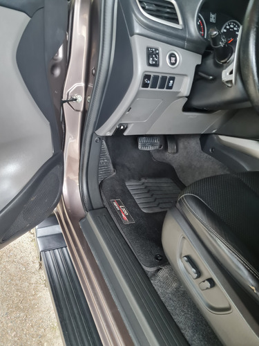 Mitsubishi Triton 2.4 Hpe-S Cab. Dupla 4X4 Aut. 4P