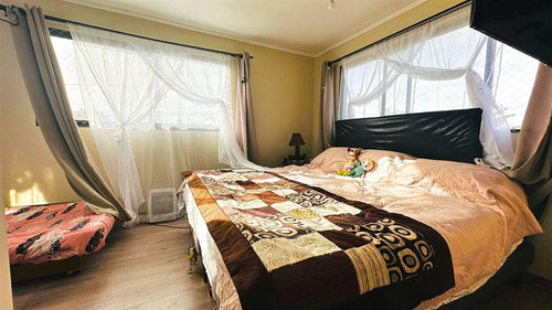 Casa En Venta De 4 Dorm. En Quilicura