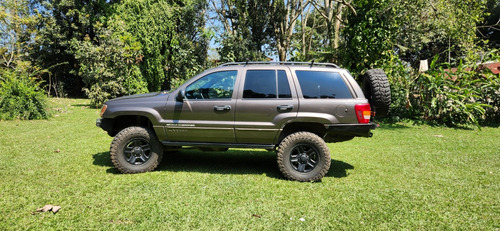 Jeep Grand Cherokee Laredo L6 4x2 At