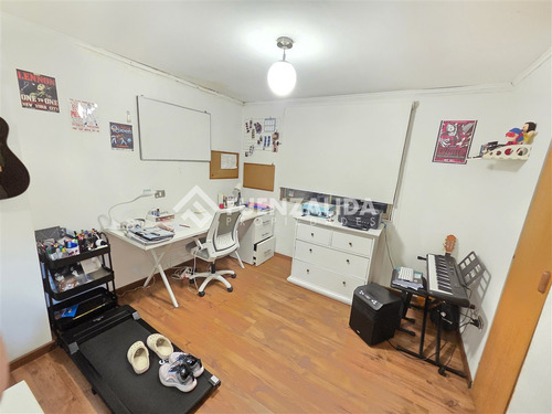Casa En Venta De 3 Dorm. En Ñuñoa