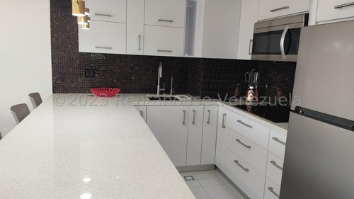 Imagen 9 de 24 de Bello A Estrenar Y Remodelado Con Buen Gusto En El Rosal, Caracas, Código: 23-25836 Mvg