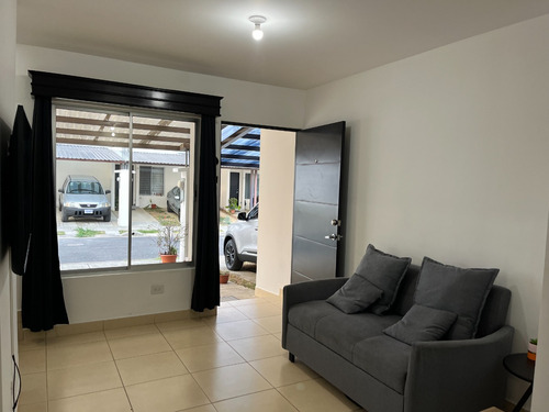 Vendo Casa En San Pablo Heredia En Condominio La Valencia, Excelente Ubicación, Tiene Patio, Es Muy Iluminada Y Ventilada