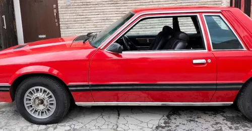 Ford Mustang Hard Top 82 Rojo
