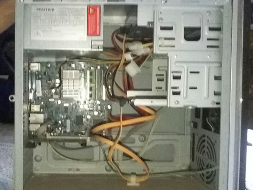Computador Positivo Funcionando Para Desmontagem De Peças