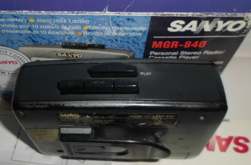 Vintage Walkman Stereo Sanyo Radio Bass Xpander Funciona (Usado)