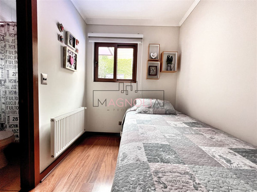 Casa En Venta De 5 Dorm. En Las Condes