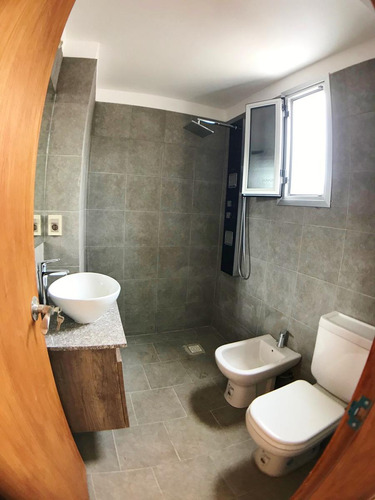 Apartamento En Venta A Metros De Rambla Costanera