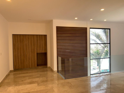 Residencia En Venta En Punta Tiburón Marina & Golf En La Riviera Veracruzana, 4 Recámaras Cada Una Con Baño, Alberca, Cuarto De Servicio