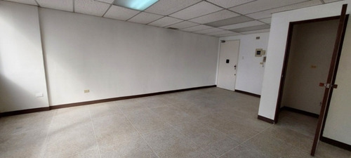 Imagen 4 de 13 de Oficina En Venta Urb. La Campiña C-19402