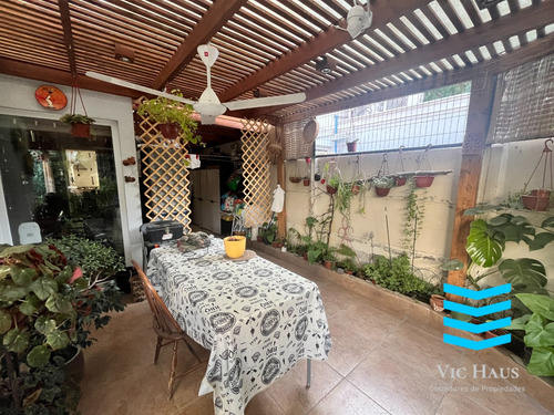 Se Vende Preciosa Casa Frente A Plaza Y Caseta De Guardia!