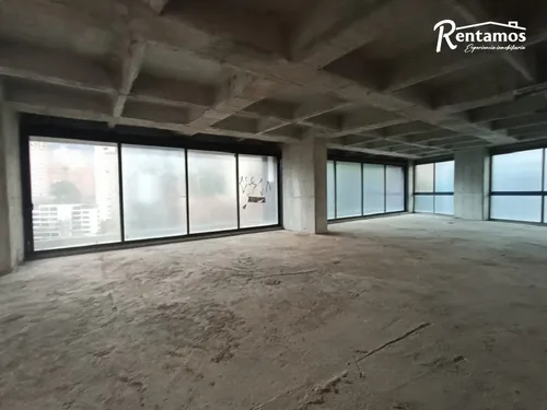 Oficina En Arriendo En Los Balsos. Cod A775069