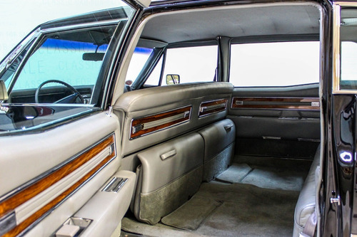 Imagem 9 de 11 de Cadillac Limousine