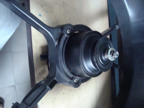 Imagen 3 de 7 de Motor Y Base De Ventilador De Toyota Corolla (baby Camry)
