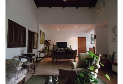 Vendo Casa 400m2 Los Chorros 0613
