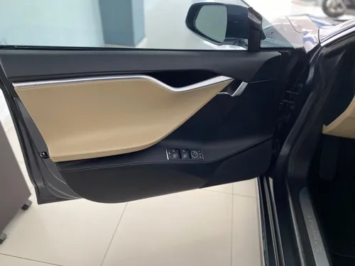 Tesla Model S 75d