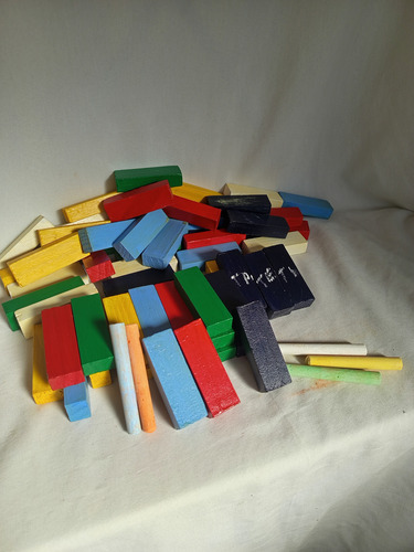 Maderitas Didacticas Coloridas 57 Piezas Con Tizas Usadas (Usado)