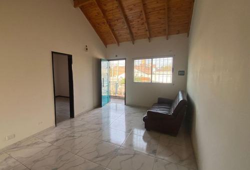 Departamento En Venta - 2 Dormitorios 1 Baño - Villa Santos Tesei