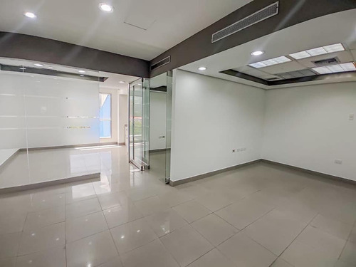 Imagen 12 de 17 de Oficina En Alquiler, Cc Torre Cristal Naguanagua