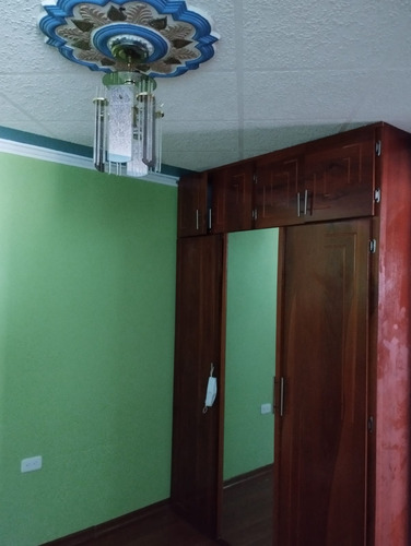 De Oportunidad Se Vende Hermosa Casa Tipo Americana En El Sur De Quito; Negociable.
