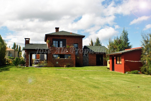 Imagen 9 de 14 de En Venta Casa De Tres Dormitorios Colonia Del Sacramento