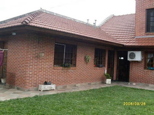Chalet 4 Ambientes Con Garage Doble