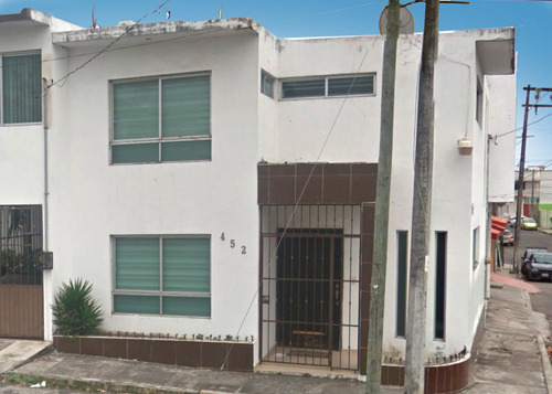 Casa En Venta En Primero De Mayo, Boca Del Río, Veracruz En Calle De Lucio Blanco # 452. Cd*