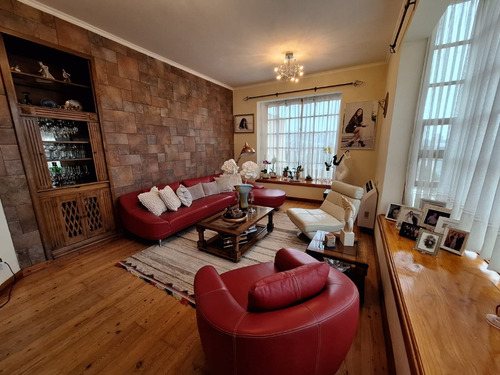 Excelente Casa De 4 Dormitorios En Los Almendros Reñaca