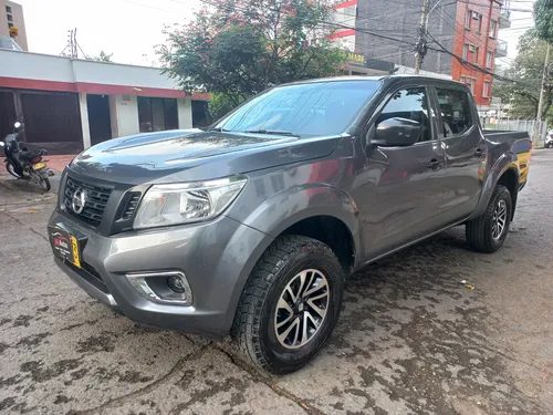 Nissan NP300 Frontier 2.5 Cd 4X4 Se Mt 4P