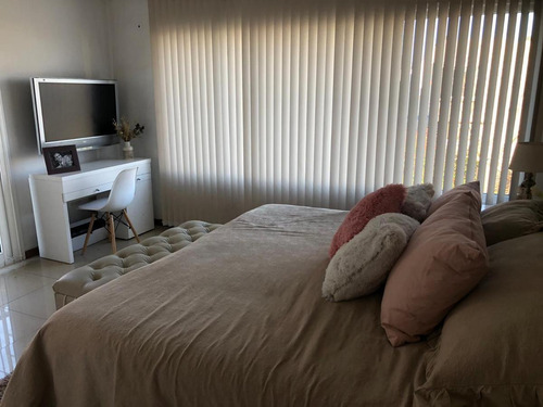 Excelente Casa Moderna En El Barrio Los Alisos