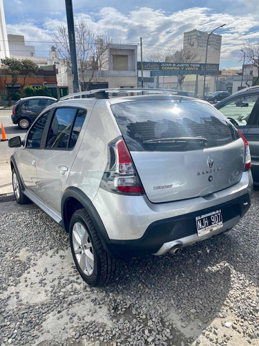 Imagen 7 de 15 de Renault Sandero Stepway 2013 1.6 Privilege Nav 105cv