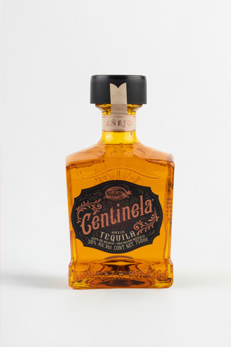 Tequila Centinela Añejo Premium 100% Agave 750ml