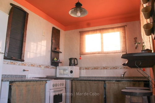 Dos Casas Frente Al Mar De Cobo Amplios Ambientes, Para 6 Y 5 Personas