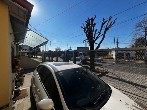 Venta Casa Jardín Parque Parrilla Banfield Permuta