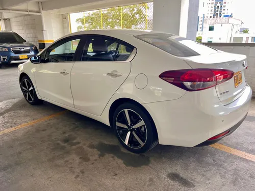 Kia CERATO PRO 1.6l Zenith At