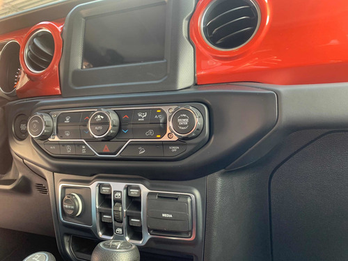 Jeep Wrangler Sahara
