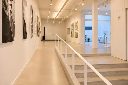 Edificio Comercial Reciclado De 506 M² | Ideal Galería, Oficinas, Showroom O Espacio Creativo