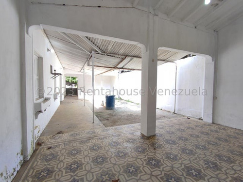 Ecl Rent A House Vende Casa Con Gran Potencial Comercial En Villa De Cura #24-12264