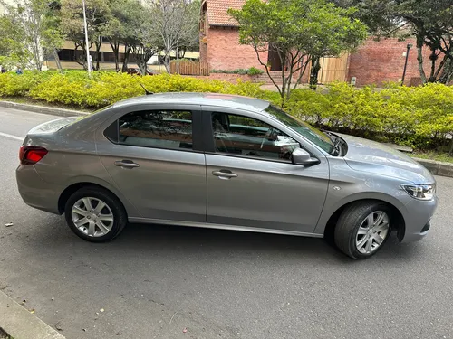 Peugeot 301 1.6 Allure Automático
